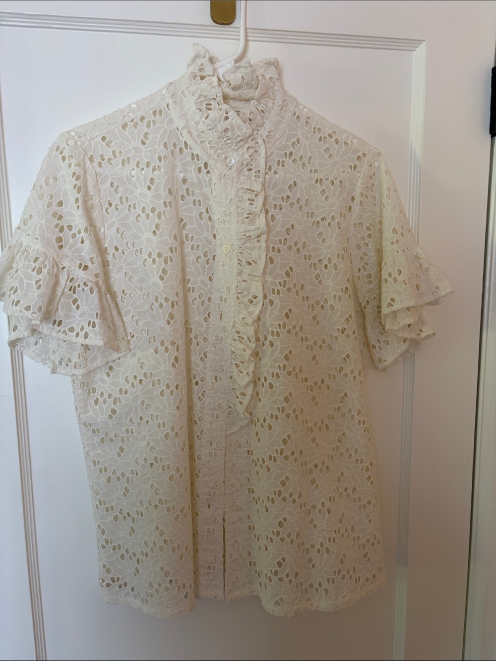 Mille Resort & Travel White Lace Eyelet Top